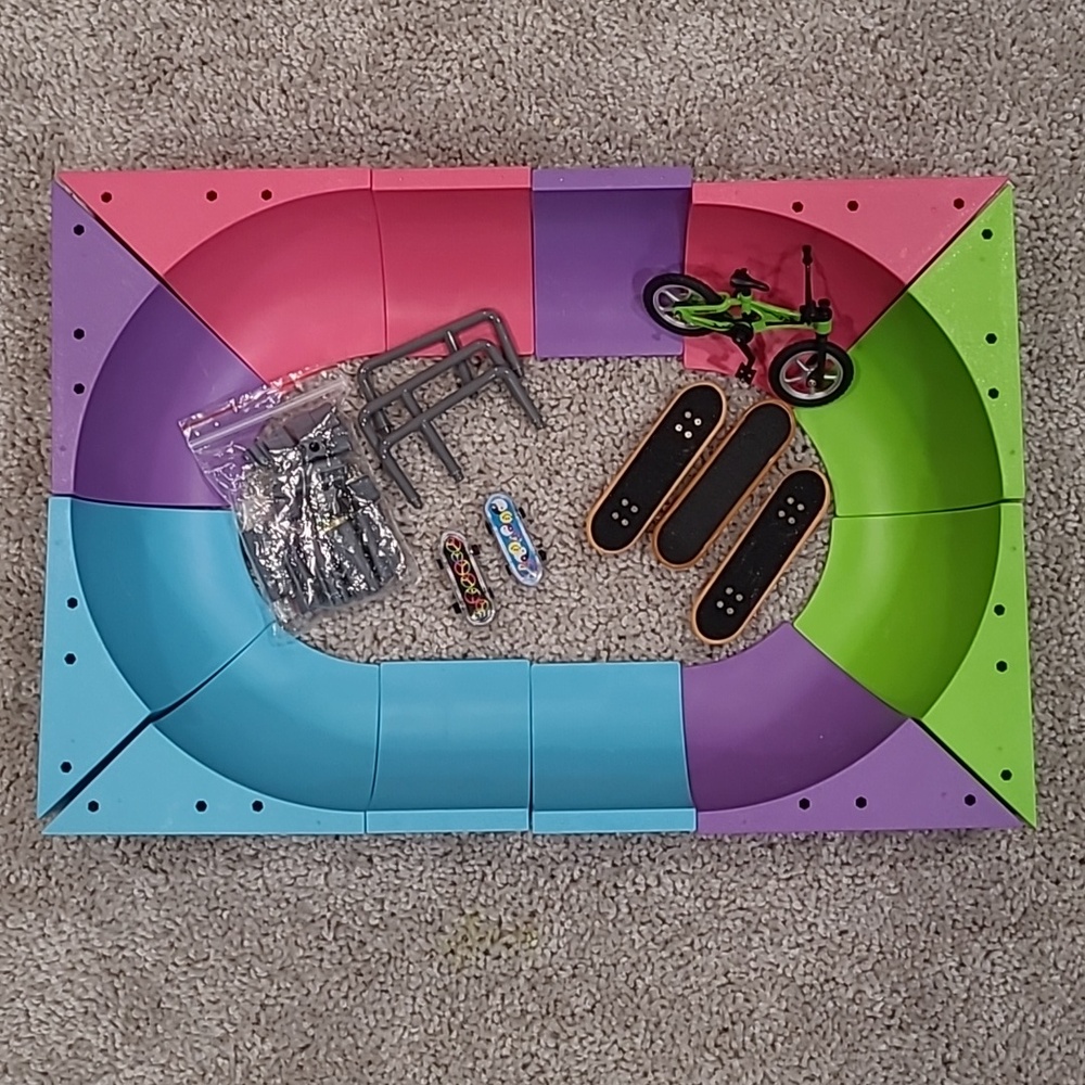 Kids Mini Skate Park Playset